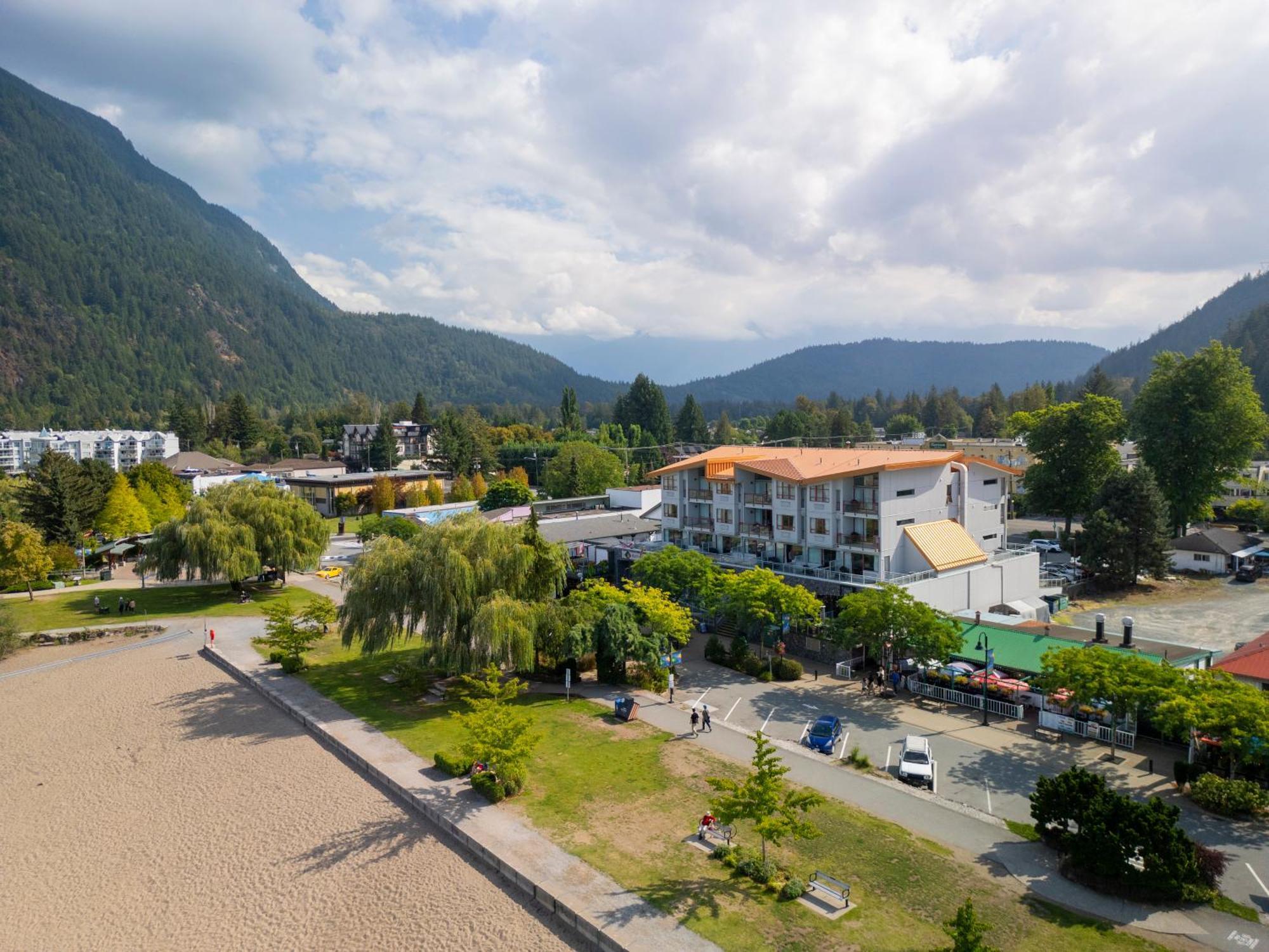 Harrison Beach Hotel Харрисон-Хот-Спрингс Экстерьер фото